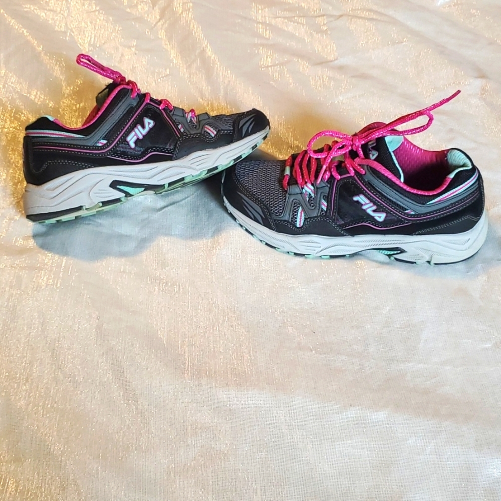 Fila size 7 womans shoe